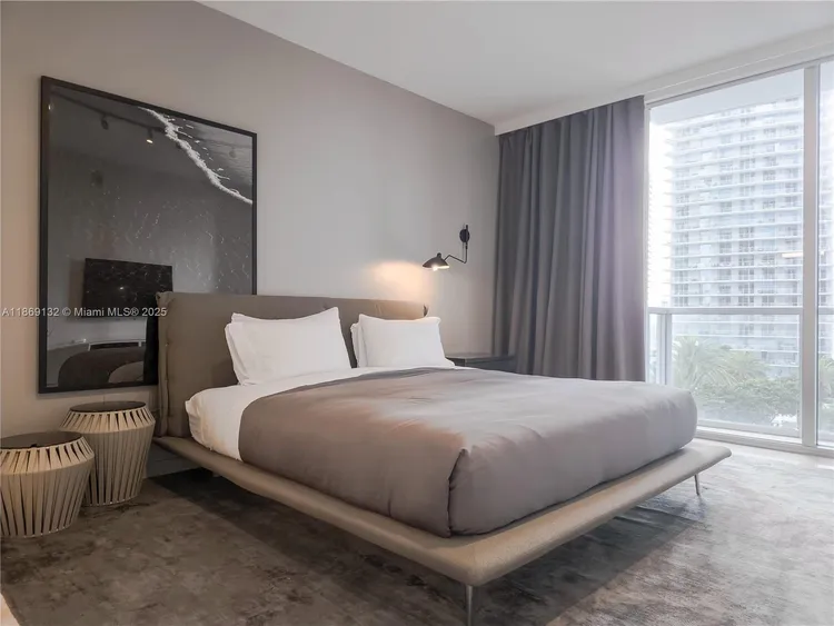 Avenue 1060 Brickell #1517 image #9