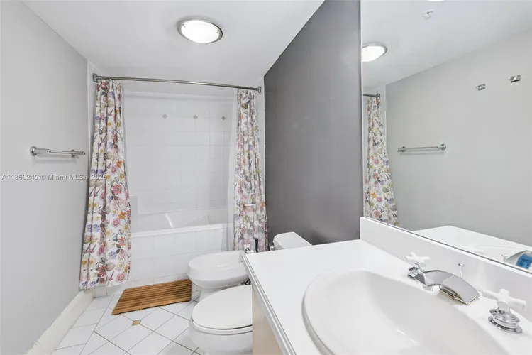 The Mutiny #917 image #11