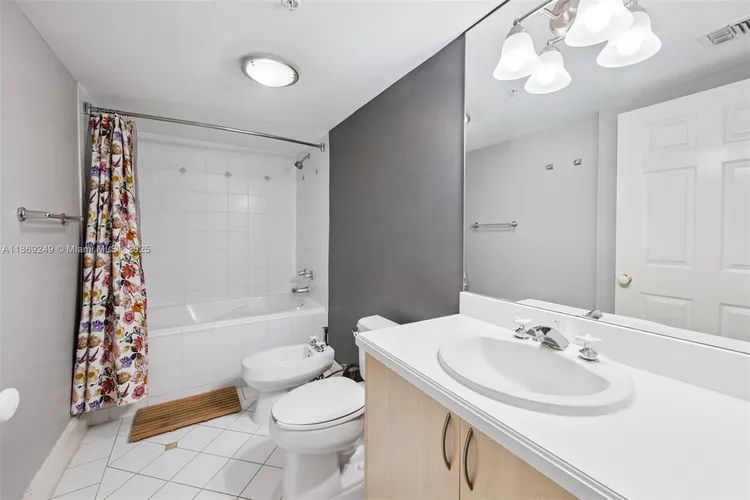 The Mutiny #917 image #12