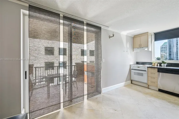 The Mutiny #917 image #14