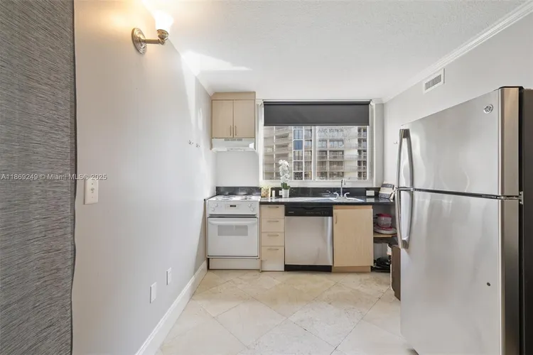 The Mutiny #917 image #15