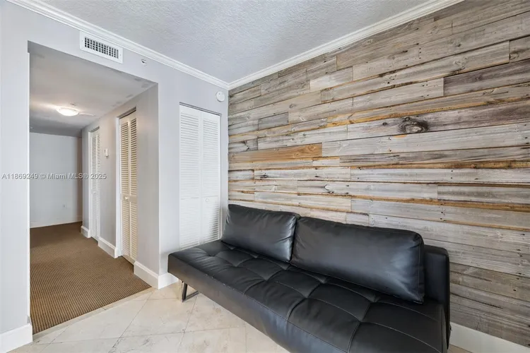 The Mutiny #917 image #24