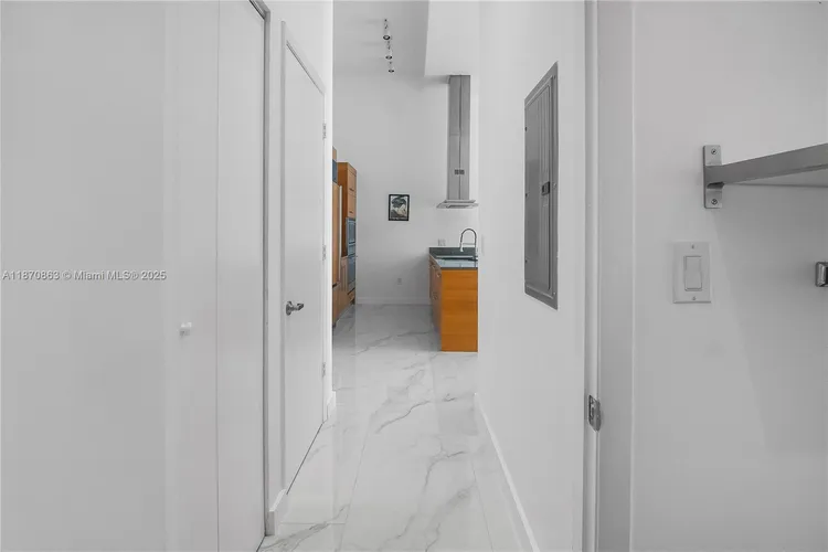 Icon Brickell II #2207 image #14