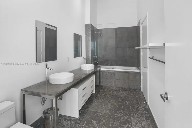 Icon Brickell II #2207 image #17