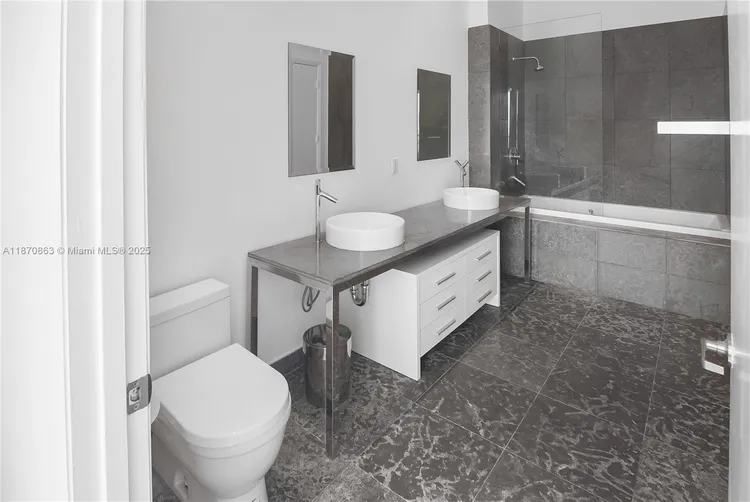 Icon Brickell II #2207 image #18