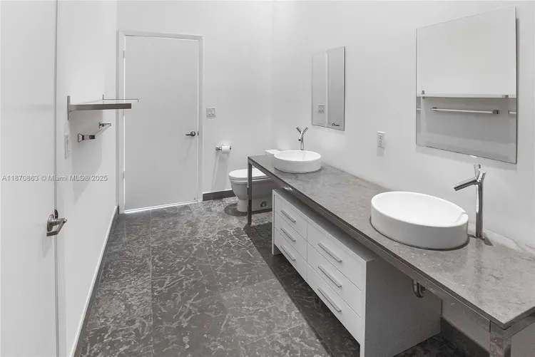 Icon Brickell II #2207 image #19