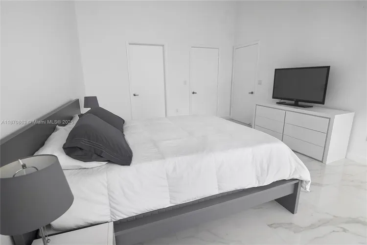 Icon Brickell II #2207 image #24