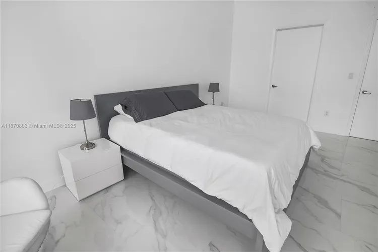 Icon Brickell II #2207 image #25