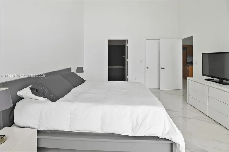 Icon Brickell II #2207 image #26