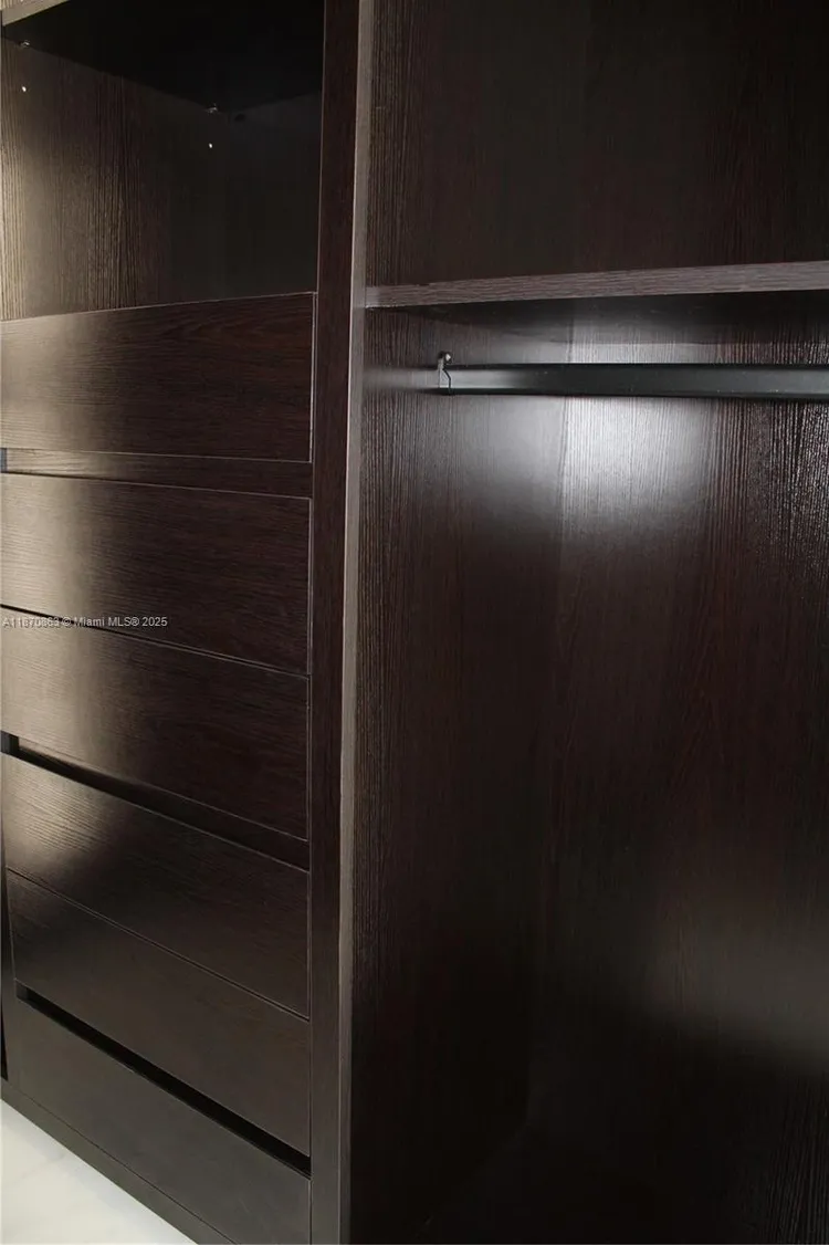 Icon Brickell II #2207 image #30