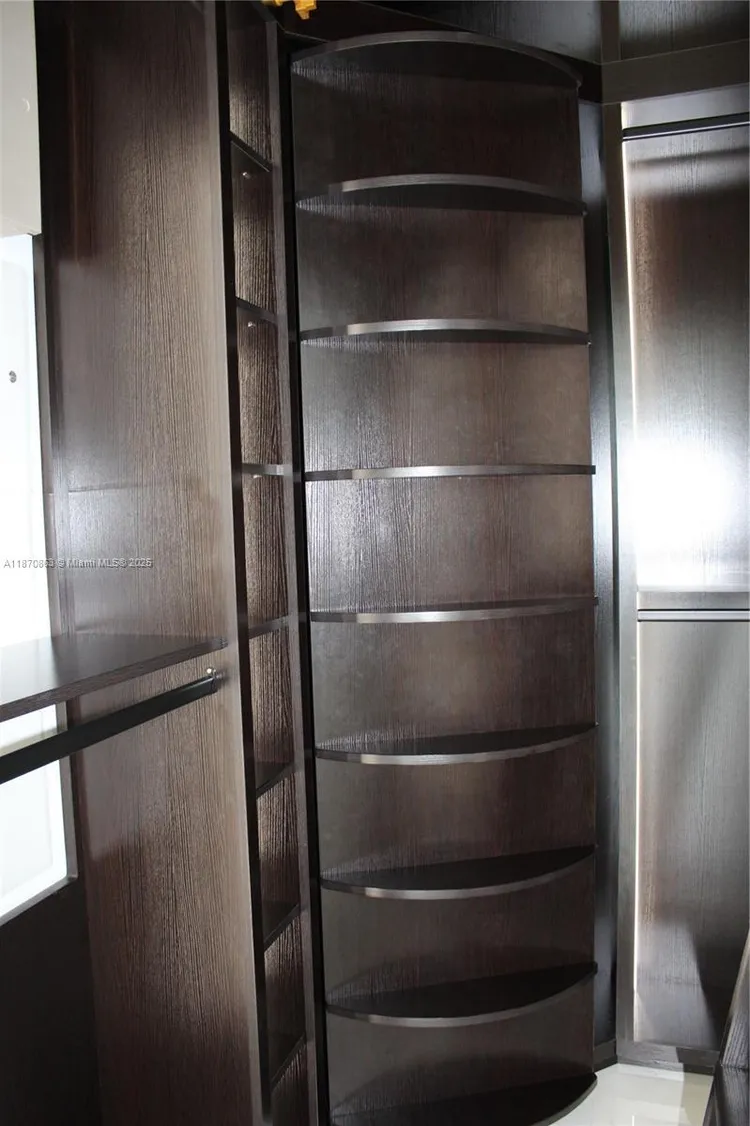 Icon Brickell II #2207 image #31