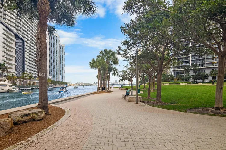 Icon Brickell II #2207 image #45