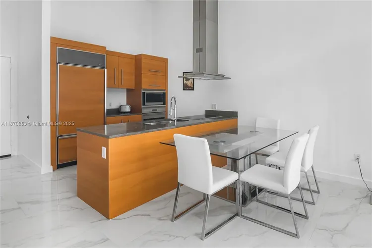 Icon Brickell II #2207 image #6