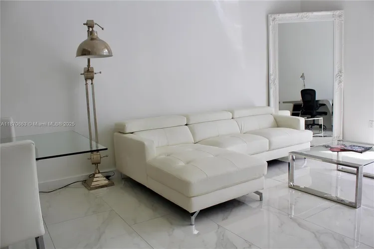 Icon Brickell II #2207 image #8