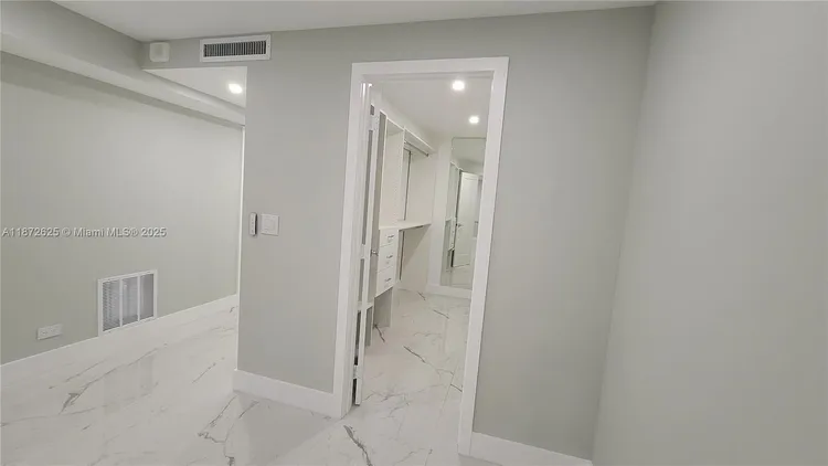 Maison Grande #1535 image #20