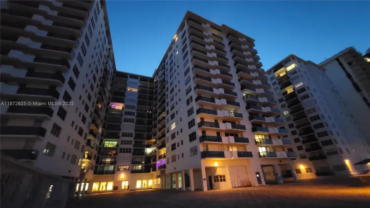 Maison Grande #1535 image #32