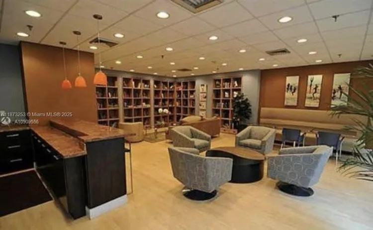 Madison Downtown #W-2105 image #15