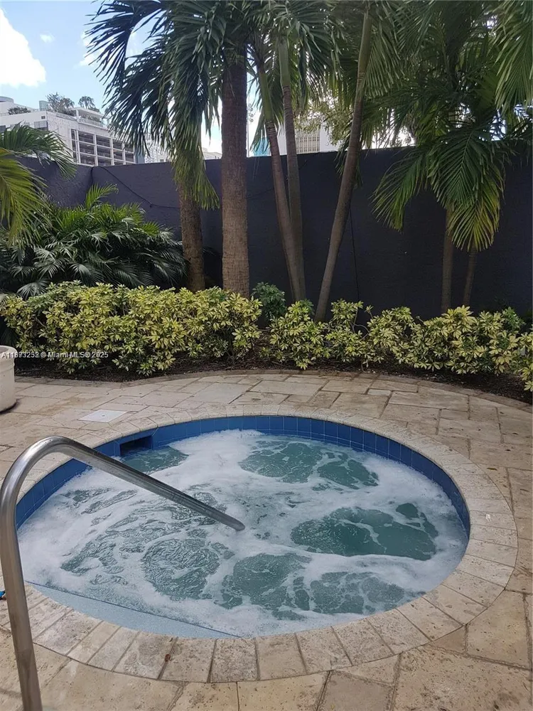 Madison Downtown #W-2105 image #17