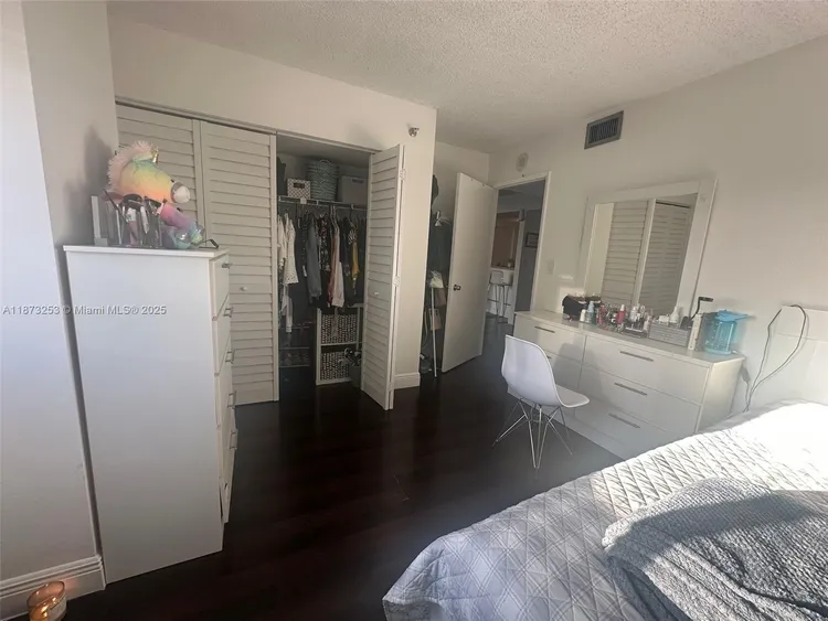 Madison Downtown #W-2105 image #8