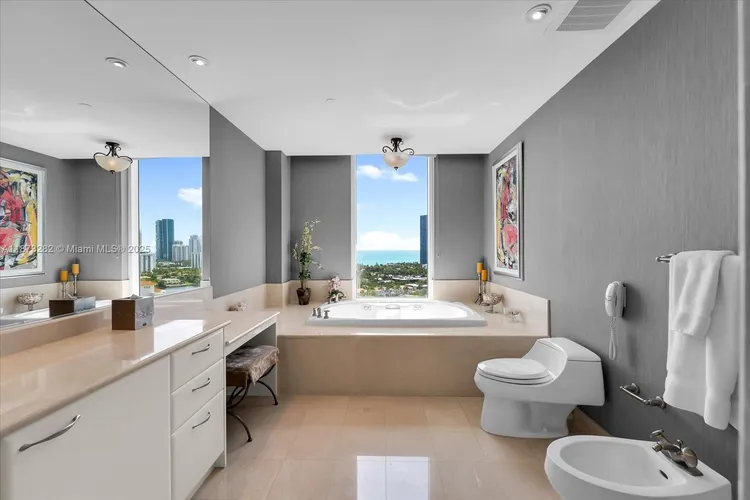 Porto Vita North Tower #2002 image #17