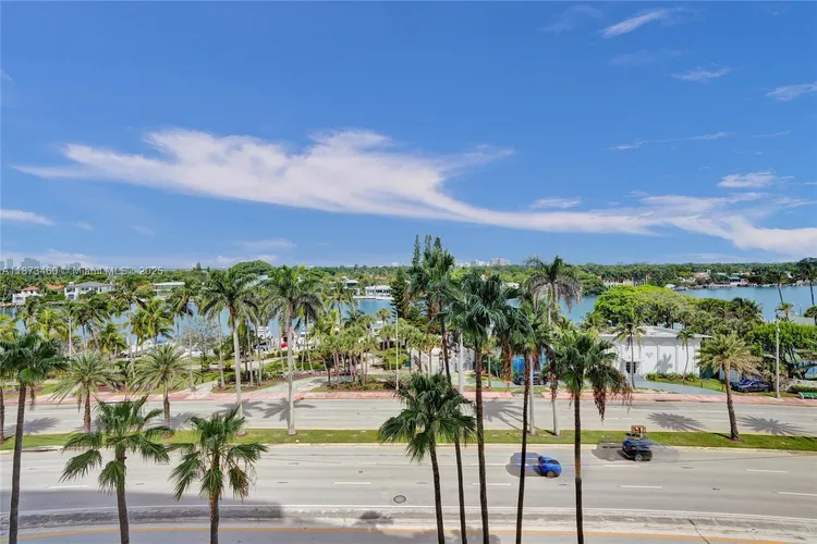 Carriage House #424 image #24