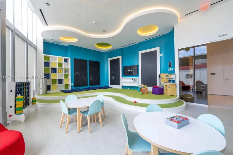 Paramount Miami Worldcenter #3001 image #23