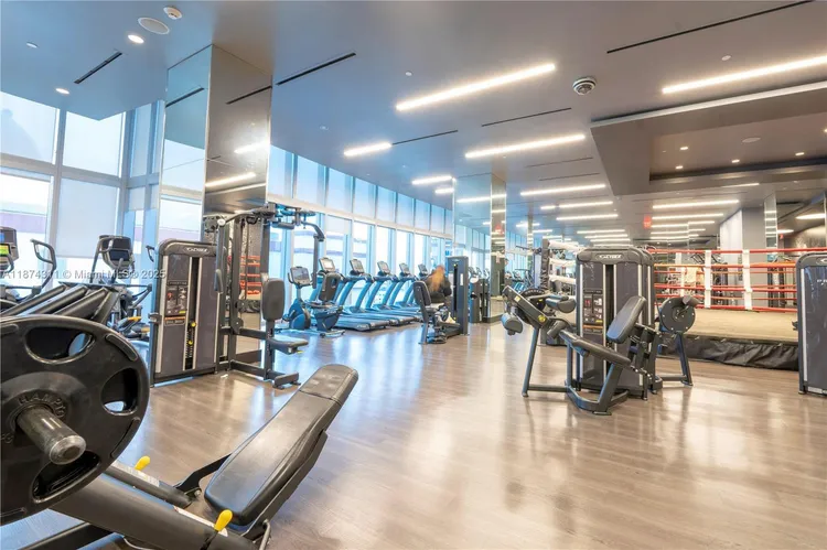 Paramount Miami Worldcenter #3001 image #24