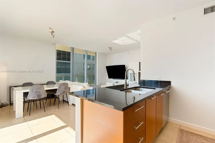 Midtown 2 #H1711 image #13