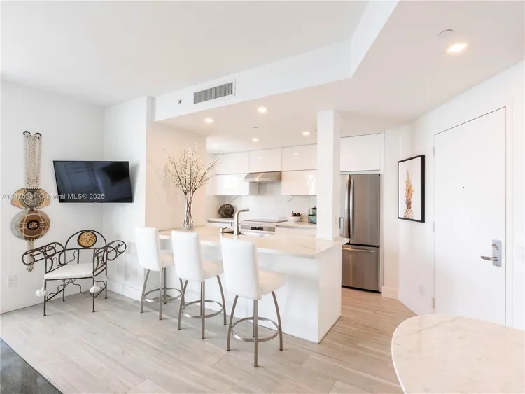 Metropolitan at Brickell #2401 image #7