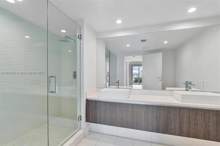 Le Jardin Residences #503 image #11