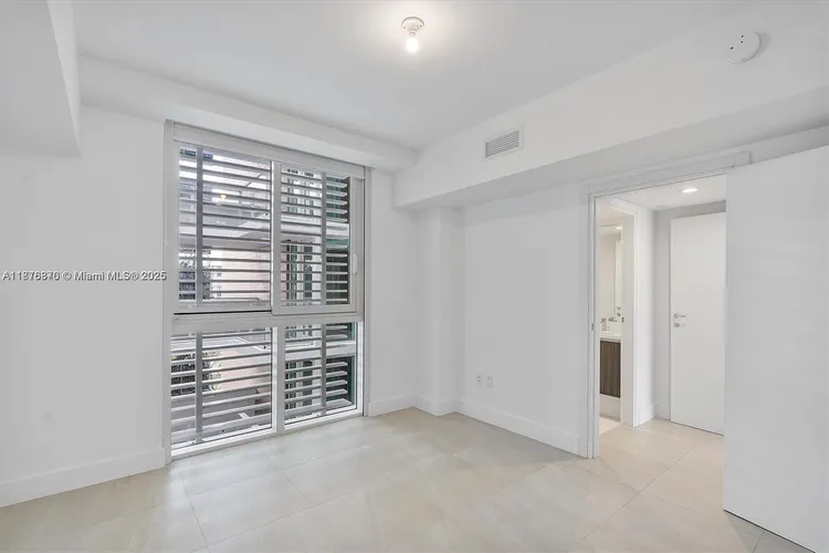 Le Jardin Residences #503 image #12