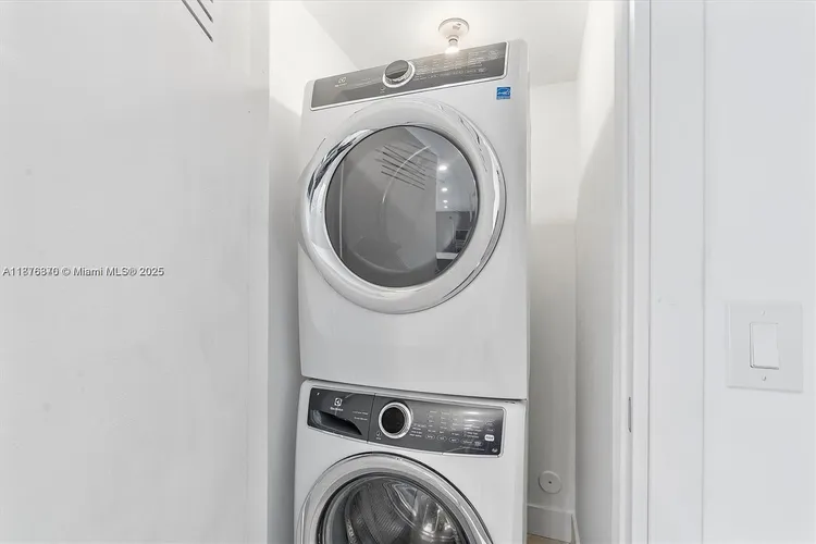 Le Jardin Residences #503 image #15