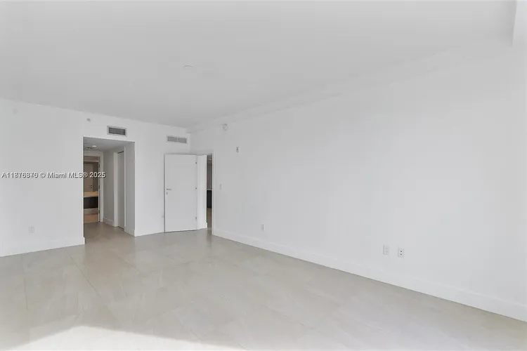 Le Jardin Residences #503 image #16