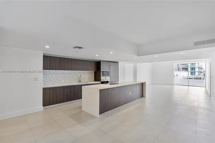 Le Jardin Residences #503 image #6