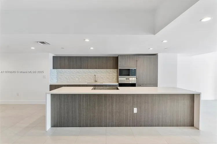 Le Jardin Residences #503 image #7