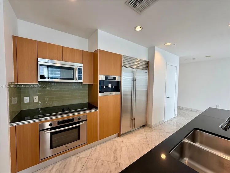 Avenue 1060 Brickell #4305 image #6