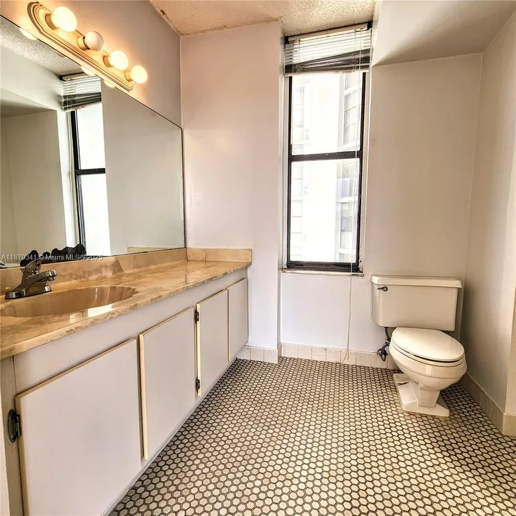 Biscayne Cove #1501 image #16