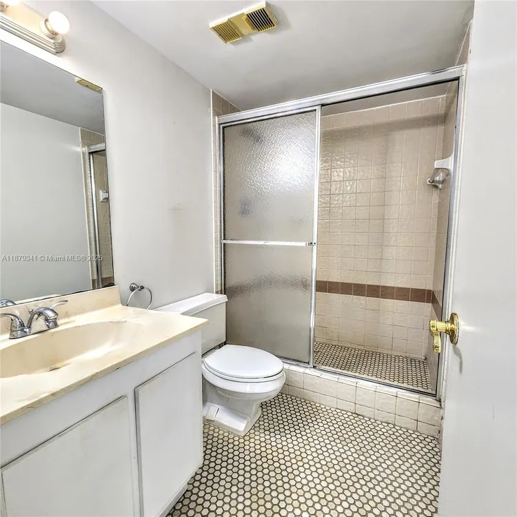 Biscayne Cove #1501 image #18