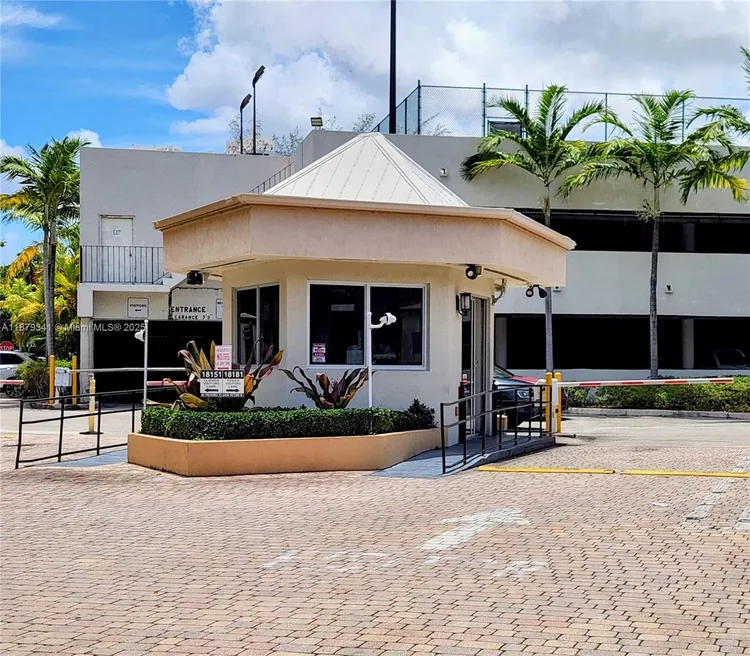 Biscayne Cove #1501 image #23