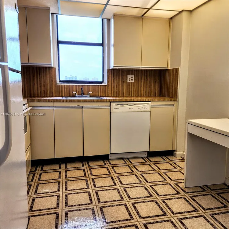 Biscayne Cove #1501 image #7