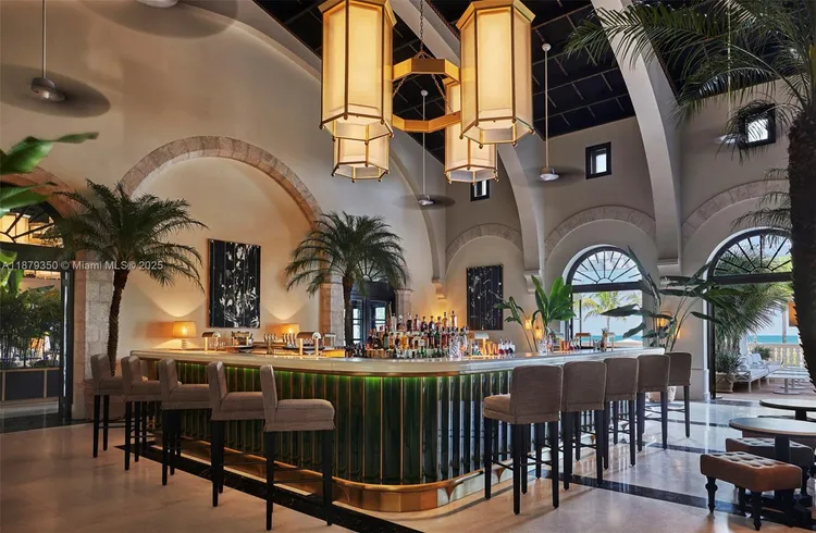 The Surf Club Four Seasons Hotel And Residences #N-317 image #22