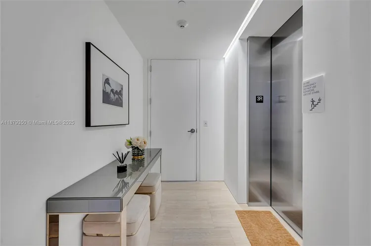 The Surf Club Four Seasons Hotel And Residences #N-317 image #7