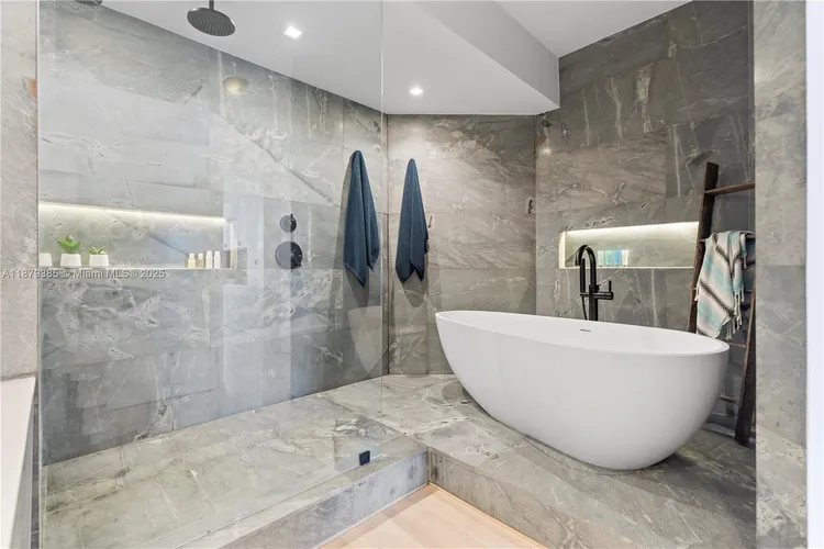 The Landmark #PH6 image #33