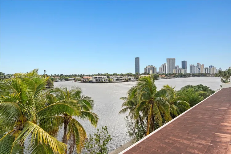 The Landmark #PH6 image #49