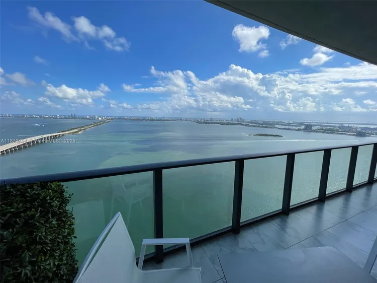 One Paraiso #4403 image #16