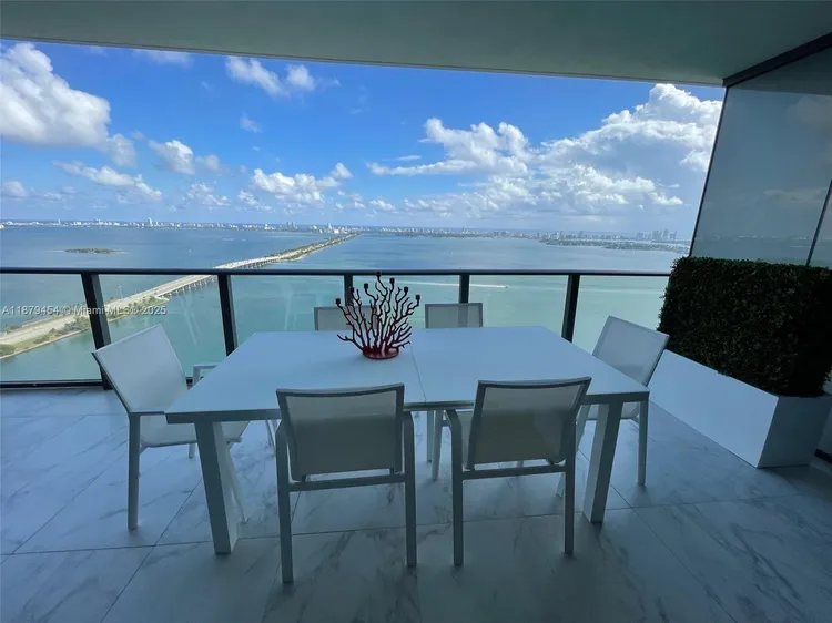 One Paraiso #4403 image #9