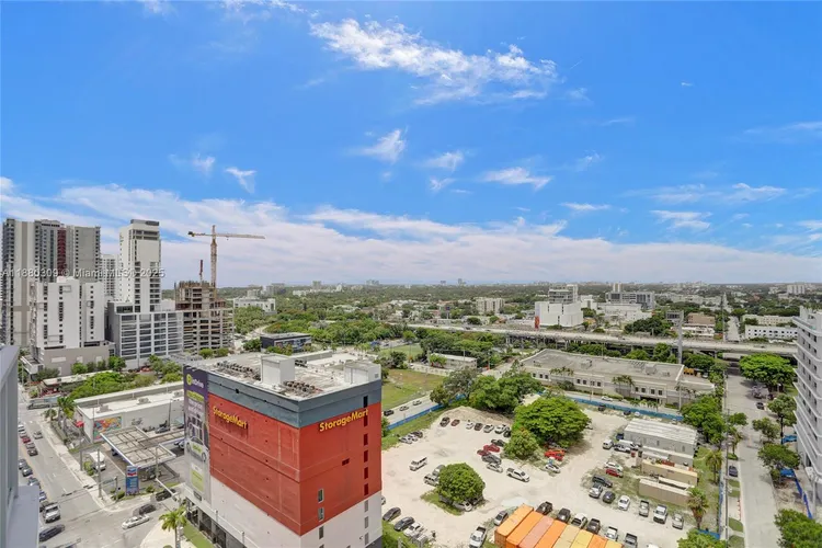 Latitude #1600 image #43