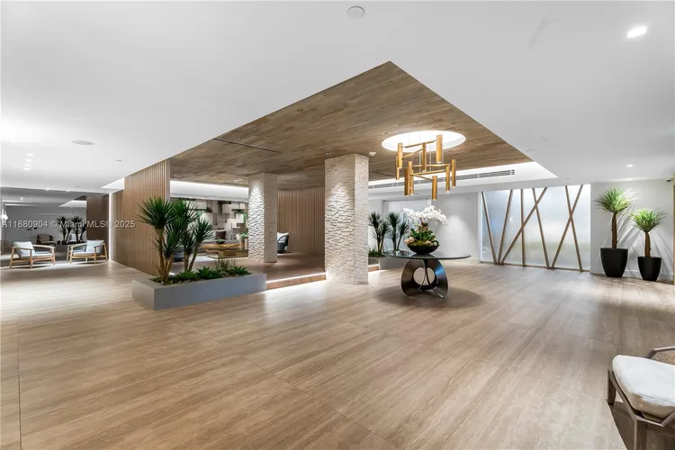 Roney Palace #1523-24 image #24