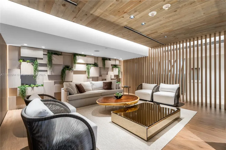 Roney Palace #1523-24 image #25