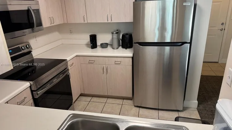 Douglas Grand #412 image #10